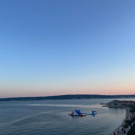 Stunning Beachfront Apartment With Roof Terrace Kaštela Екстериор снимка